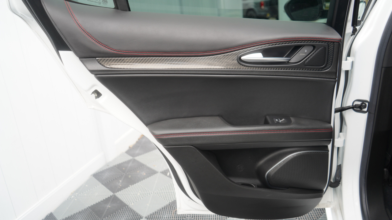Alfa Romeo Stelvio Estrema AWD 2023
