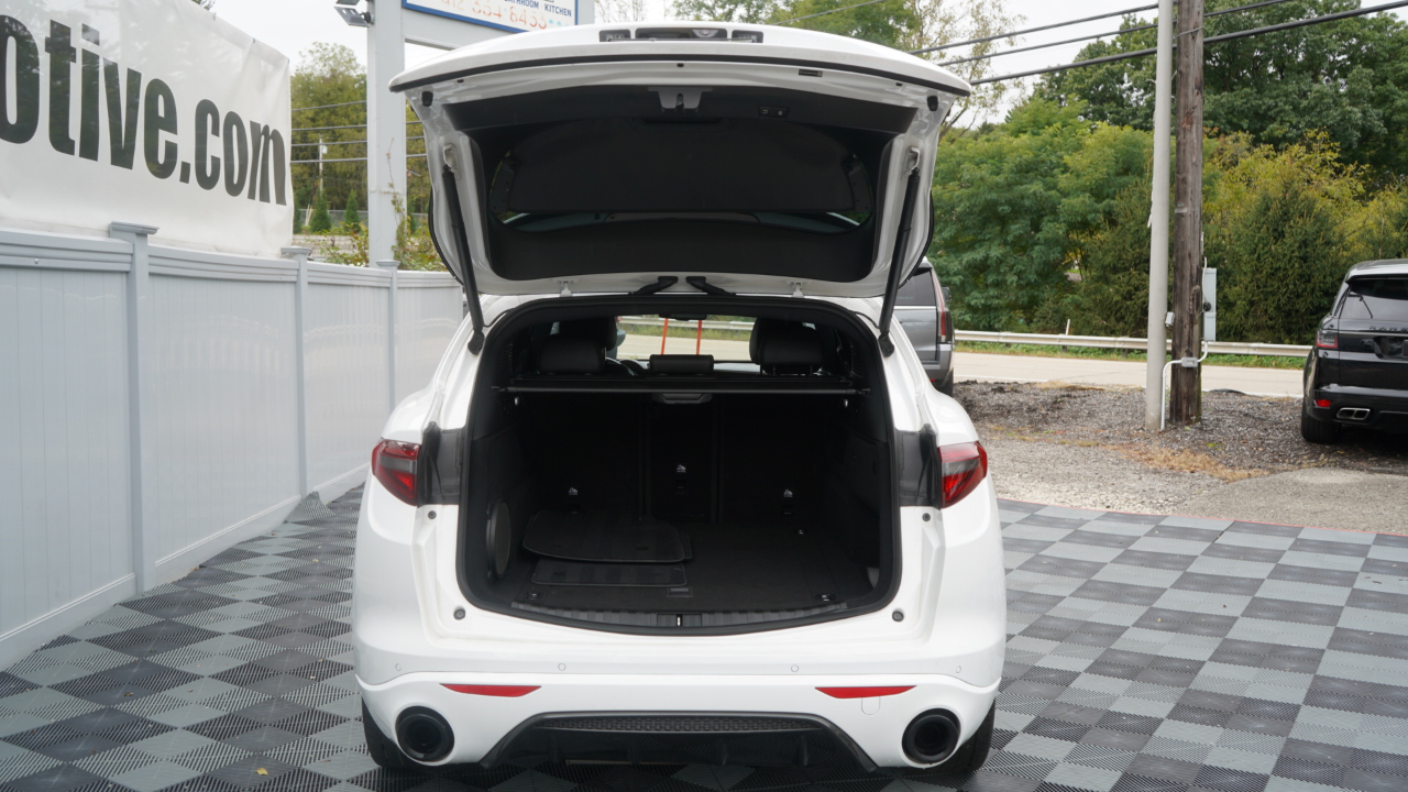 Alfa Romeo Stelvio Estrema AWD 2023