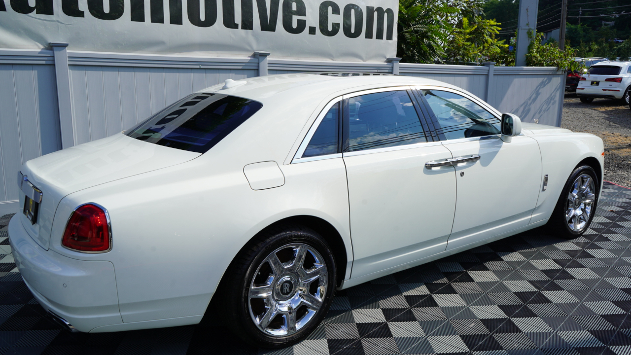 Rolls-Royce Ghost 4dr Sdn 2011