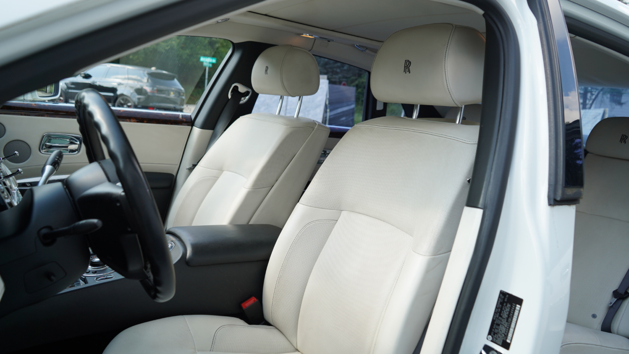 Rolls-Royce Ghost 4dr Sdn 2011