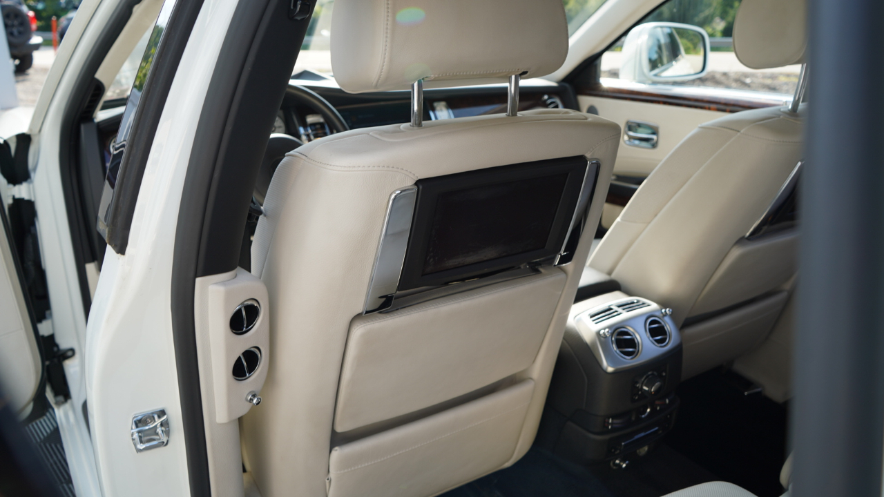 Rolls-Royce Ghost 4dr Sdn 2011