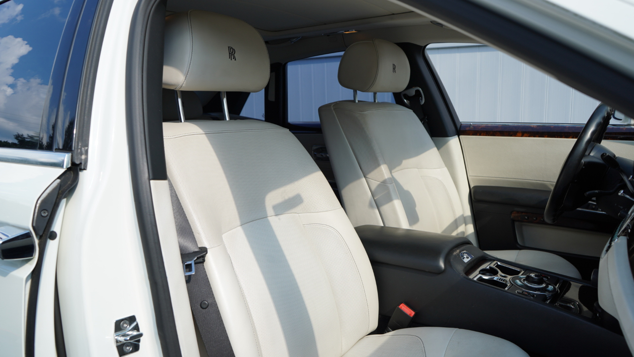 Rolls-Royce Ghost 4dr Sdn 2011