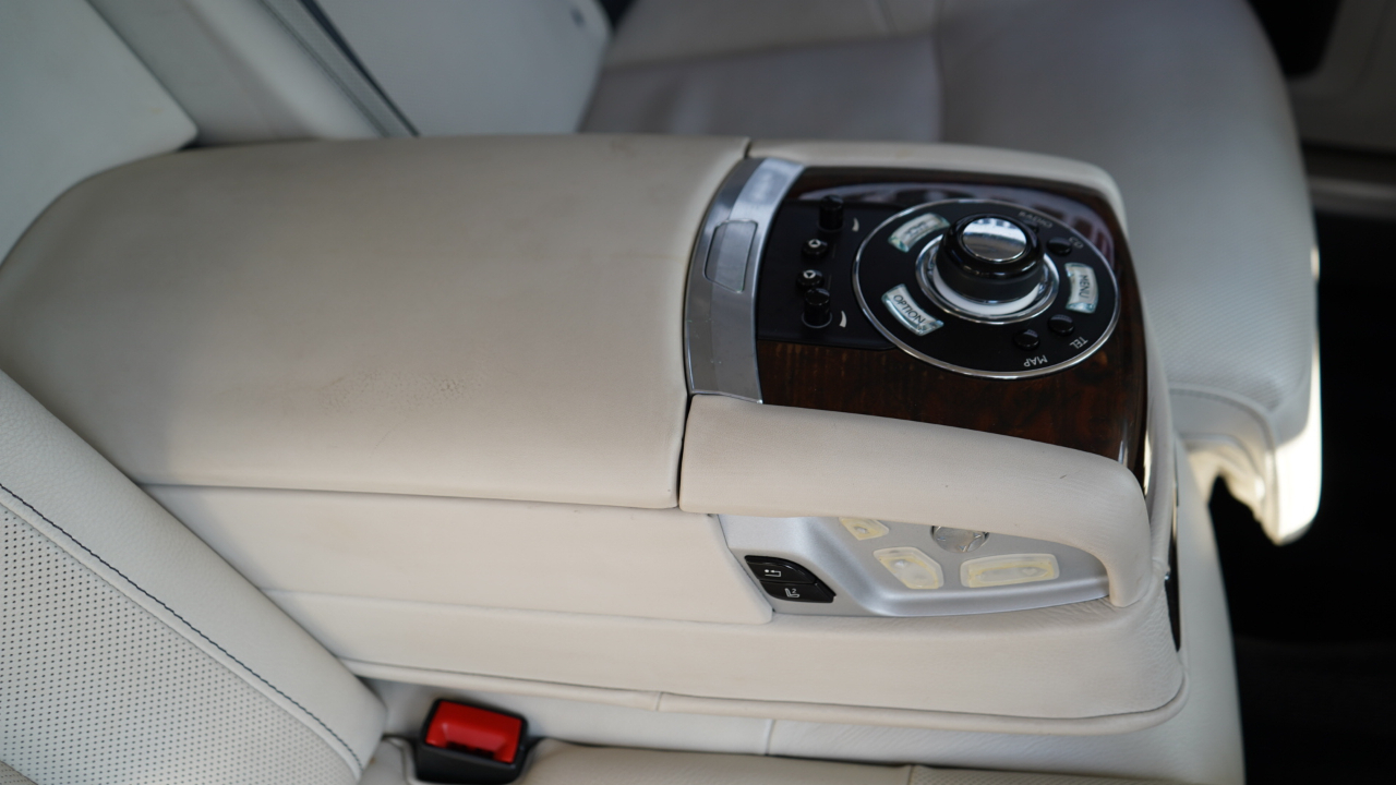 Rolls-Royce Ghost 4dr Sdn 2011