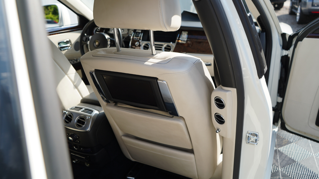Rolls-Royce Ghost 4dr Sdn 2011