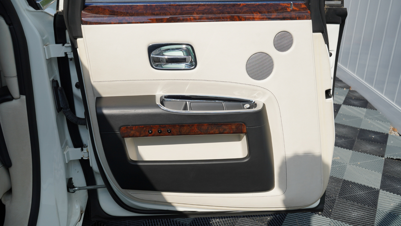 Rolls-Royce Ghost 4dr Sdn 2011