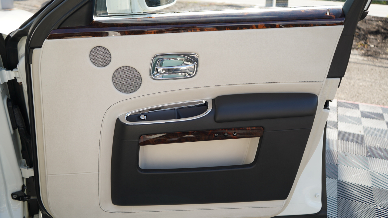 Rolls-Royce Ghost 4dr Sdn 2011