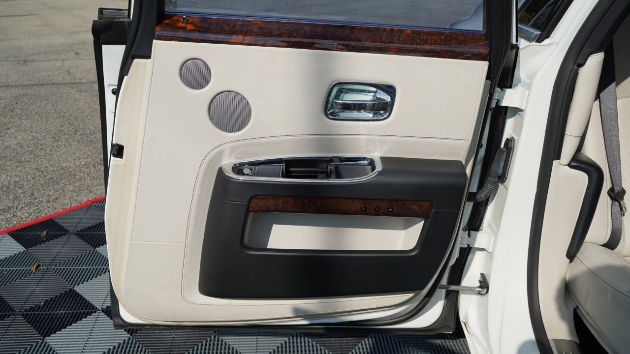 Rolls-Royce Ghost 4dr Sdn 2011