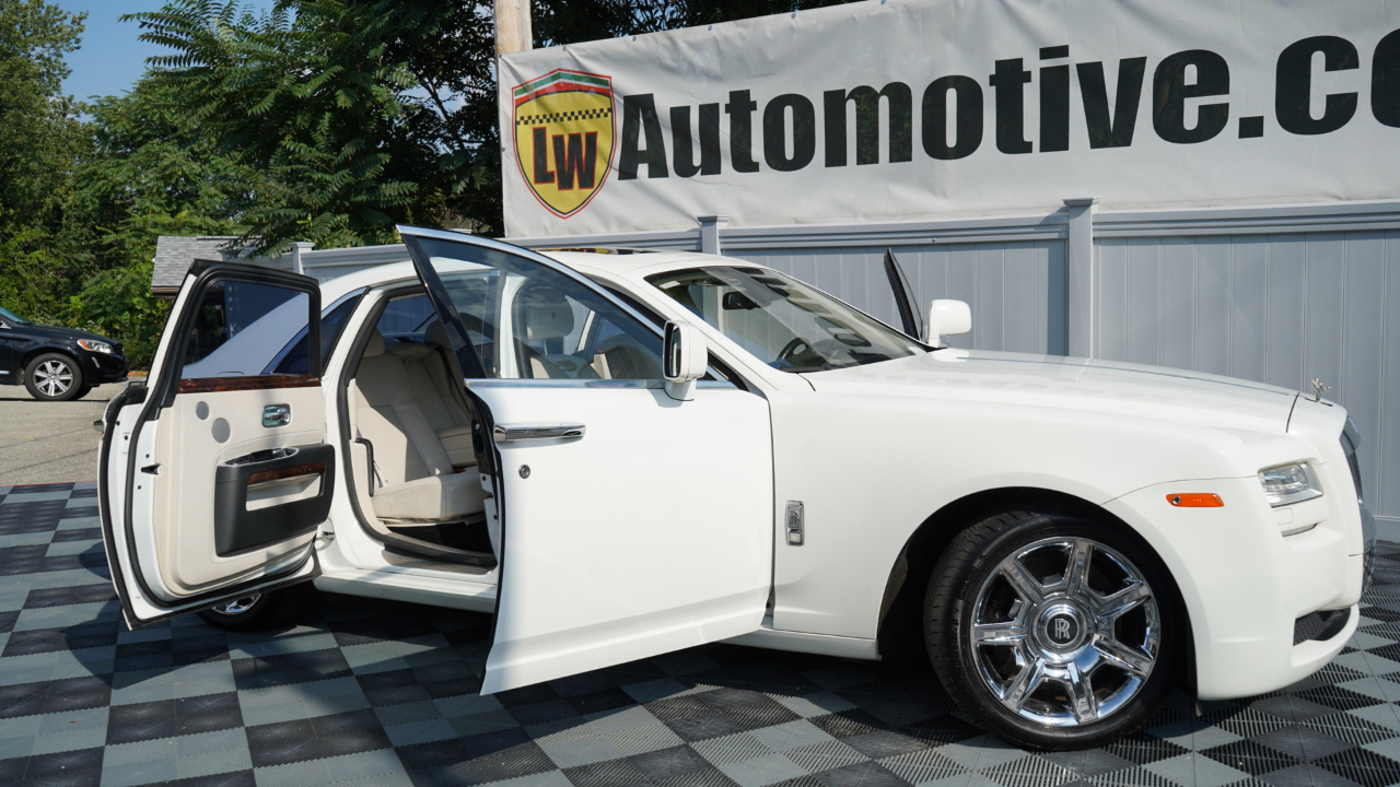 Rolls-Royce Ghost 4dr Sdn 2011