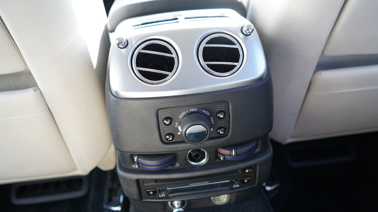 Rolls-Royce Ghost 4dr Sdn 2011