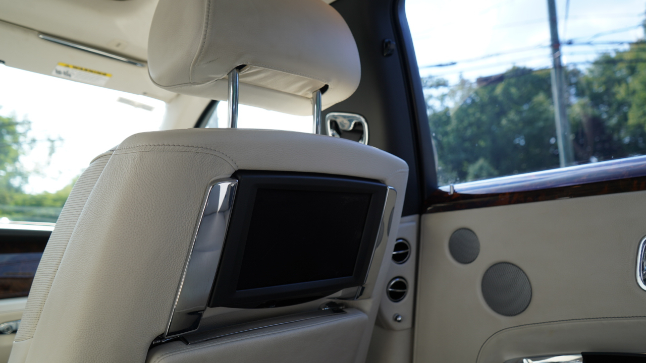 Rolls-Royce Ghost 4dr Sdn 2011