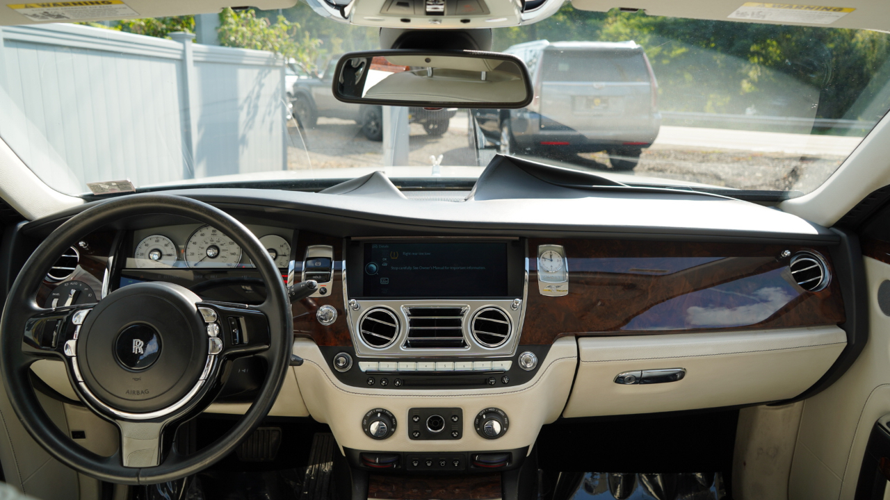 Rolls-Royce Ghost 4dr Sdn 2011