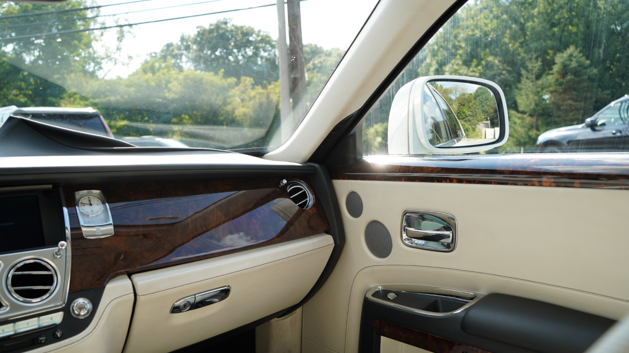 Rolls-Royce Ghost 4dr Sdn 2011