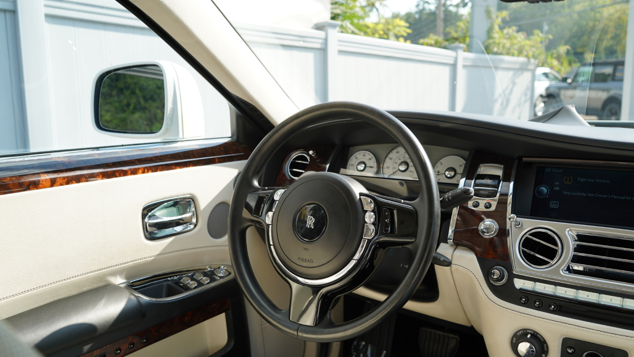 Rolls-Royce Ghost 4dr Sdn 2011