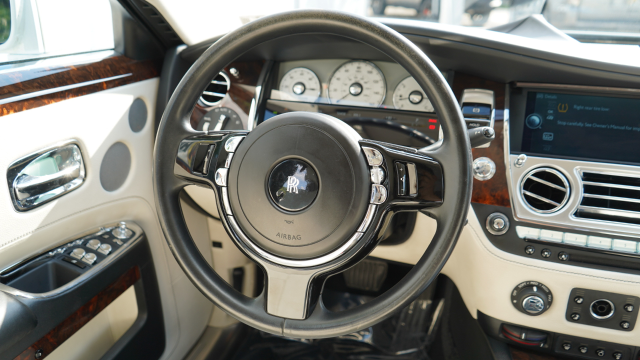 Rolls-Royce Ghost 4dr Sdn 2011