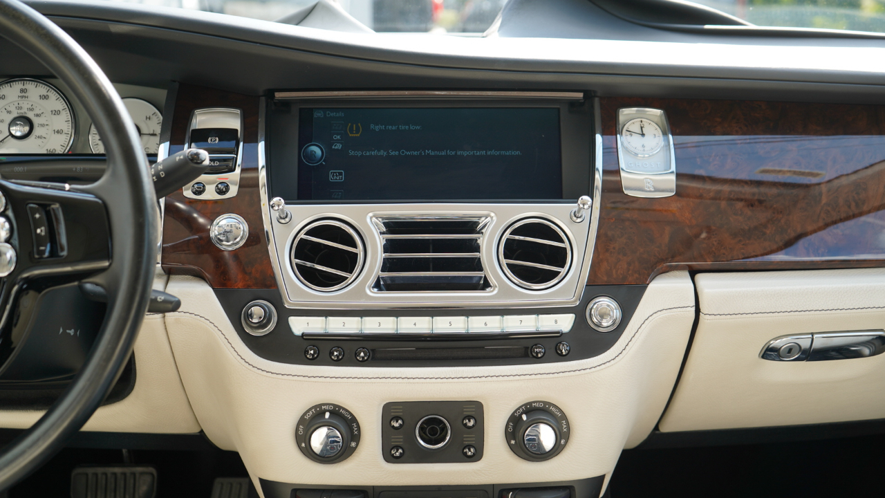 Rolls-Royce Ghost 4dr Sdn 2011