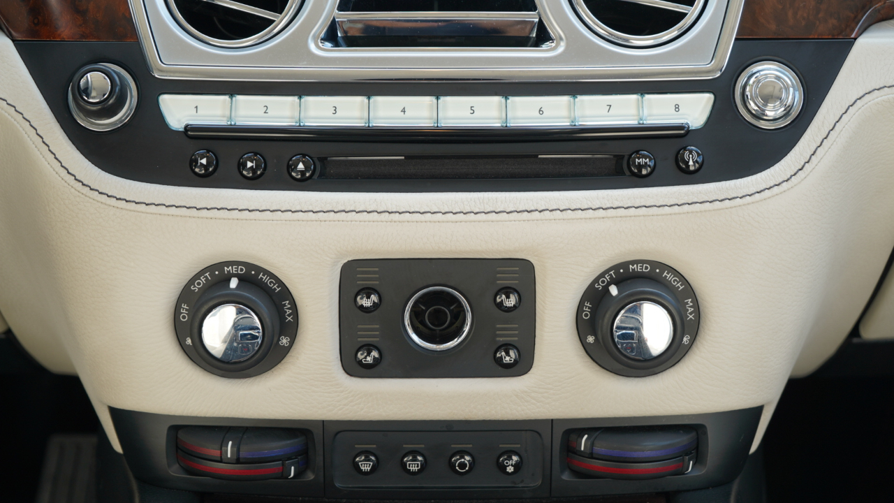 Rolls-Royce Ghost 4dr Sdn 2011