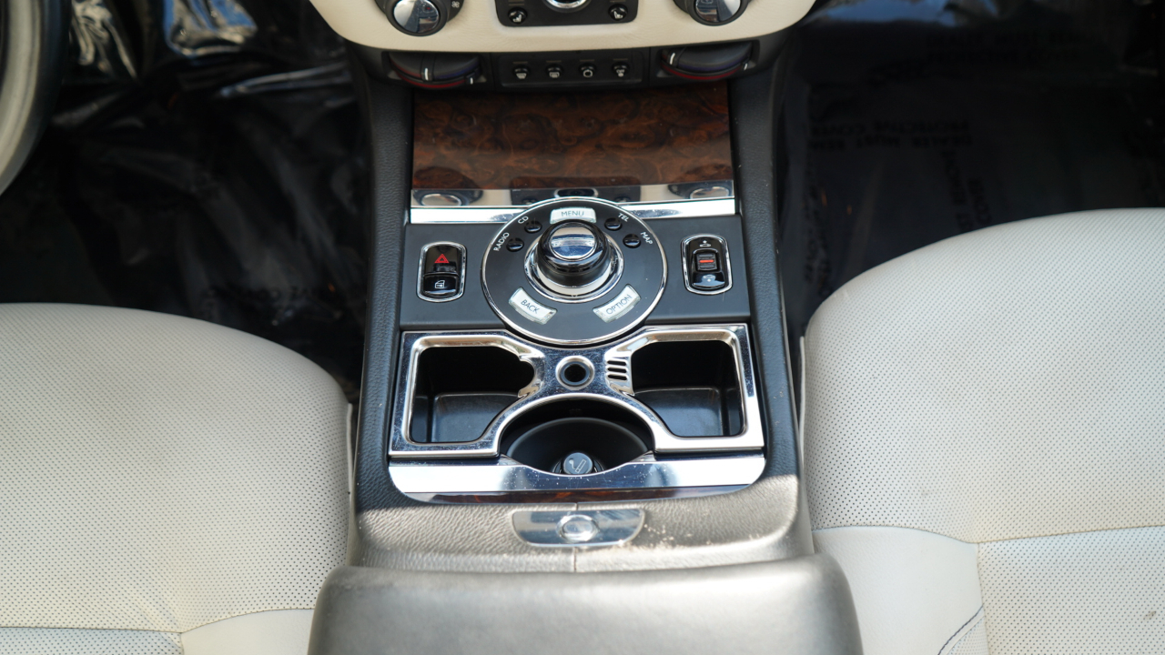 Rolls-Royce Ghost 4dr Sdn 2011