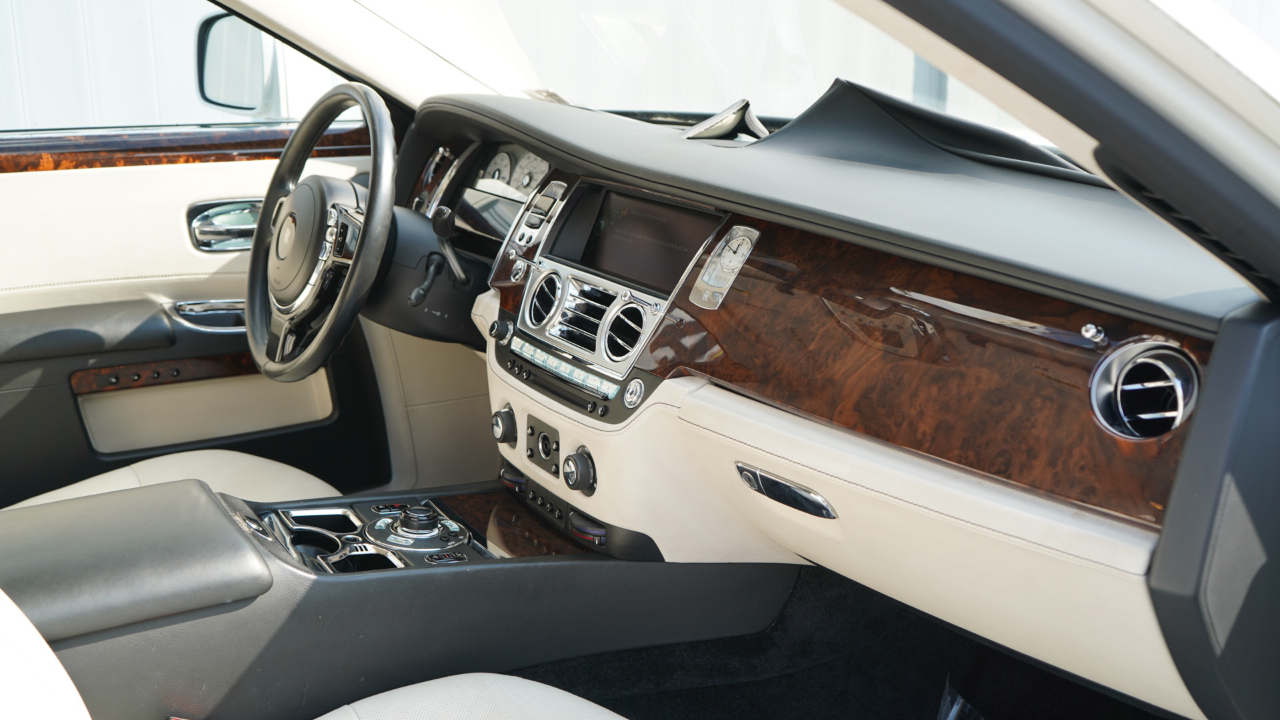 Rolls-Royce Ghost 4dr Sdn 2011