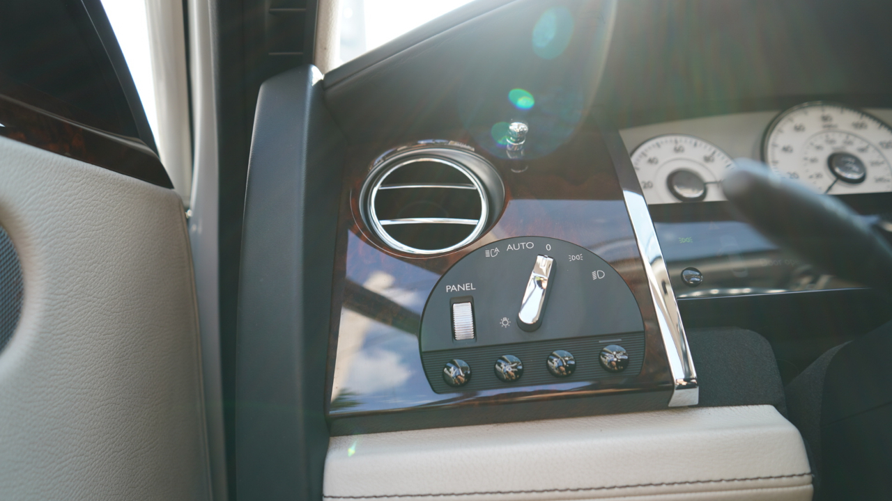 Rolls-Royce Ghost 4dr Sdn 2011