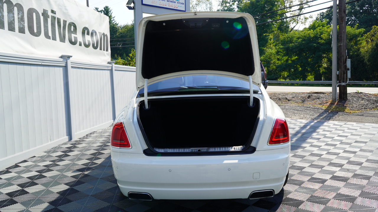 Rolls-Royce Ghost 4dr Sdn 2011