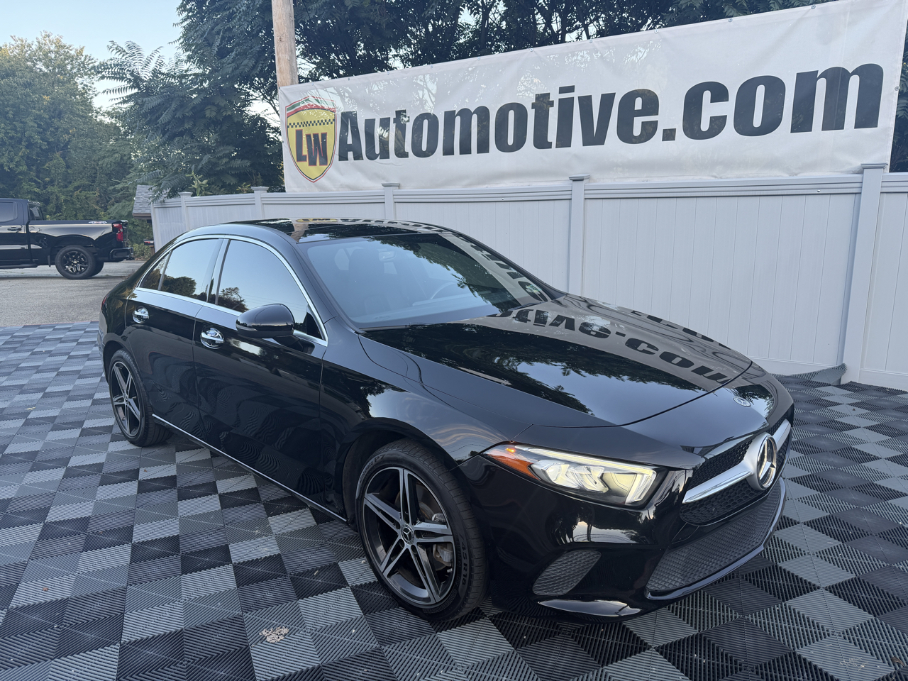 Mercedes-Benz A-Class A 220 4MATIC Sedan 2022