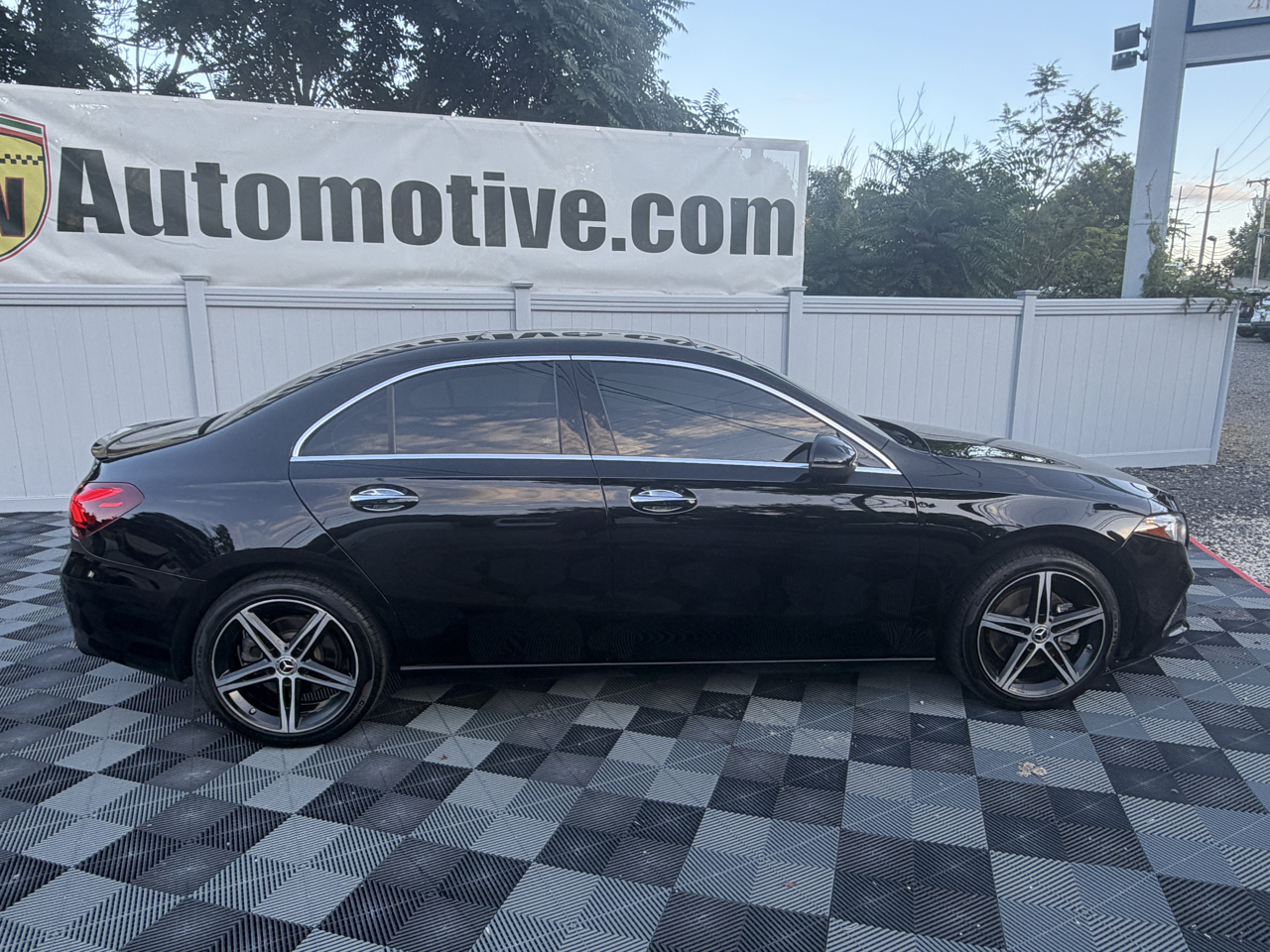 Mercedes-Benz A-Class A 220 4MATIC Sedan 2022