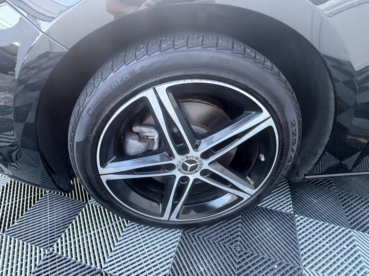 Mercedes-Benz A-Class A 220 4MATIC Sedan 2022