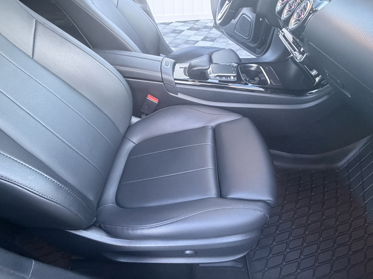 Mercedes-Benz A-Class A 220 4MATIC Sedan 2022