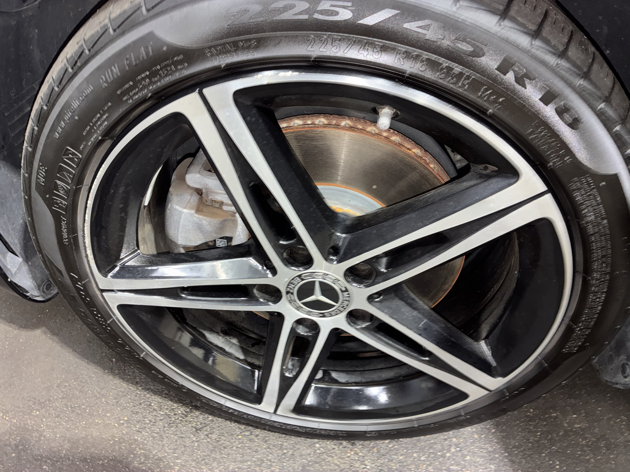 Mercedes-Benz A-Class A 220 4MATIC Sedan 2022