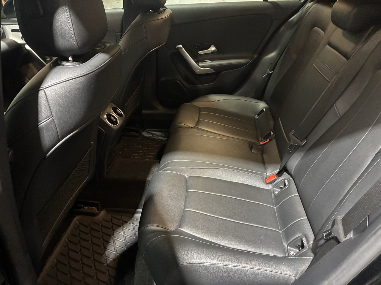 Mercedes-Benz A-Class A 220 4MATIC Sedan 2022
