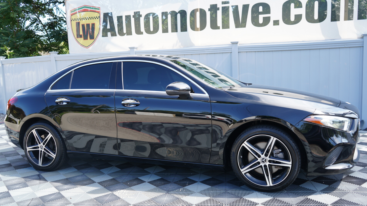 Mercedes-Benz A-Class A 220 4MATIC Sedan 2022