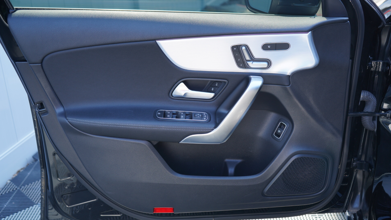 Mercedes-Benz A-Class A 220 4MATIC Sedan 2022