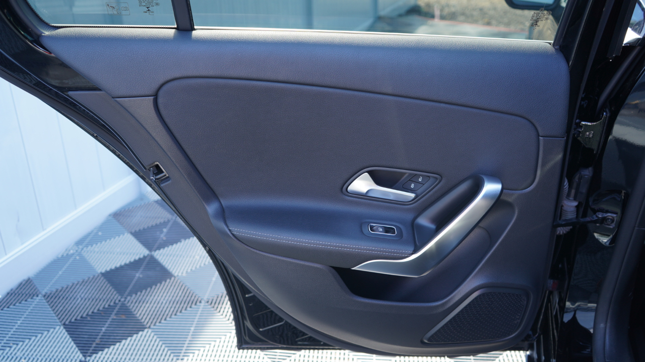 Mercedes-Benz A-Class A 220 4MATIC Sedan 2022