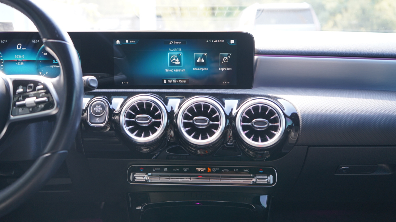 Mercedes-Benz A-Class A 220 4MATIC Sedan 2022