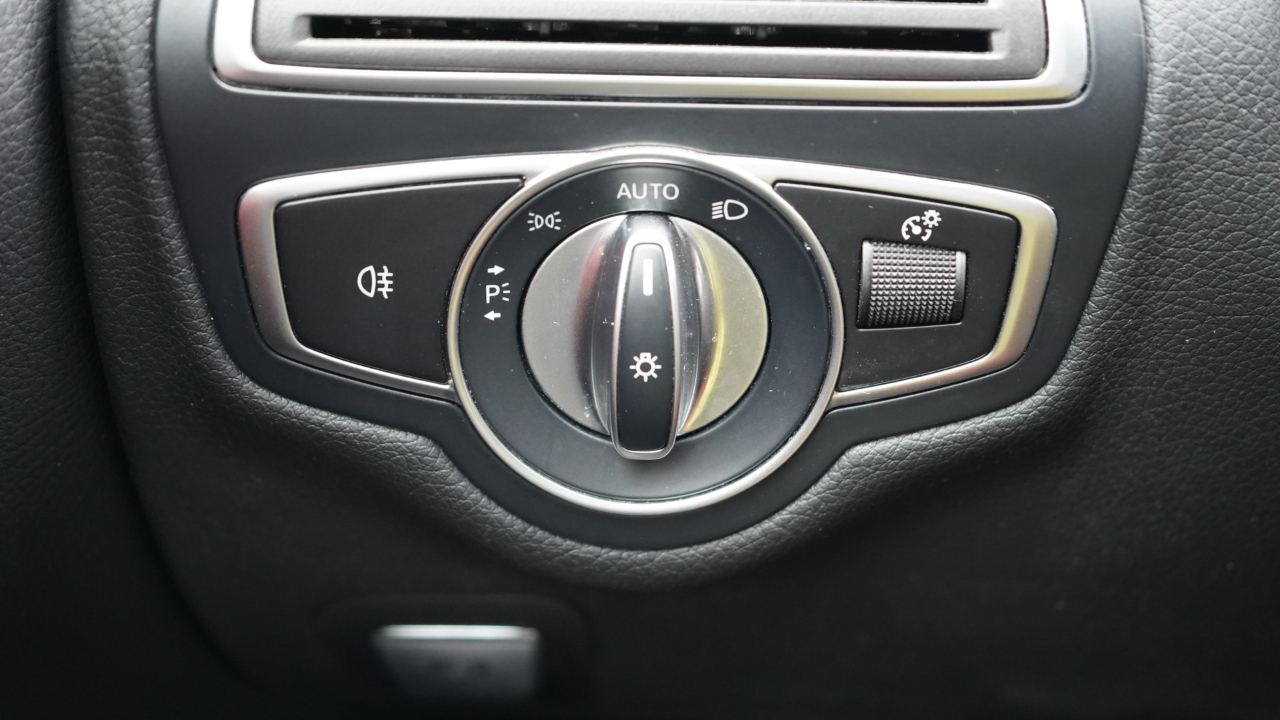 Mercedes-Benz C-Class C 300 4MATIC Cabriolet 2023