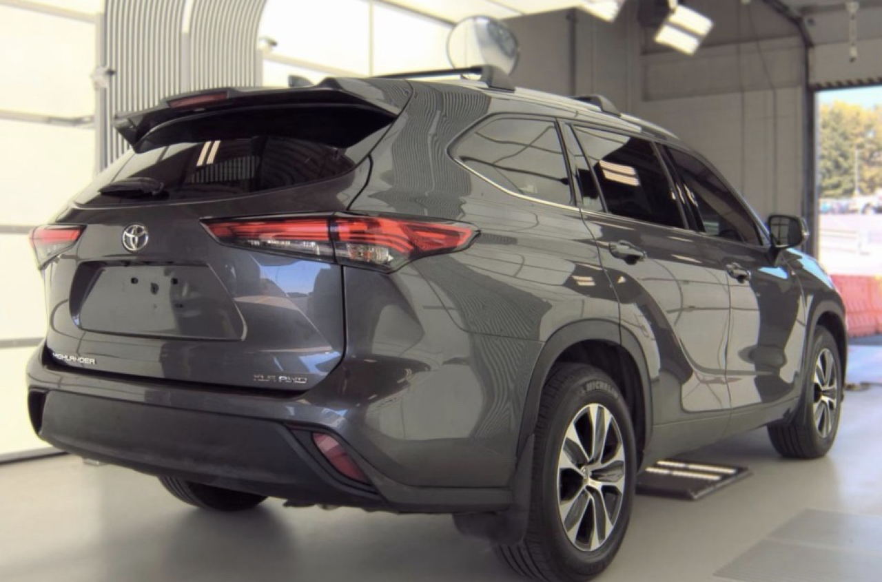 Toyota Highlander XLE AWD (Natl) 2022
