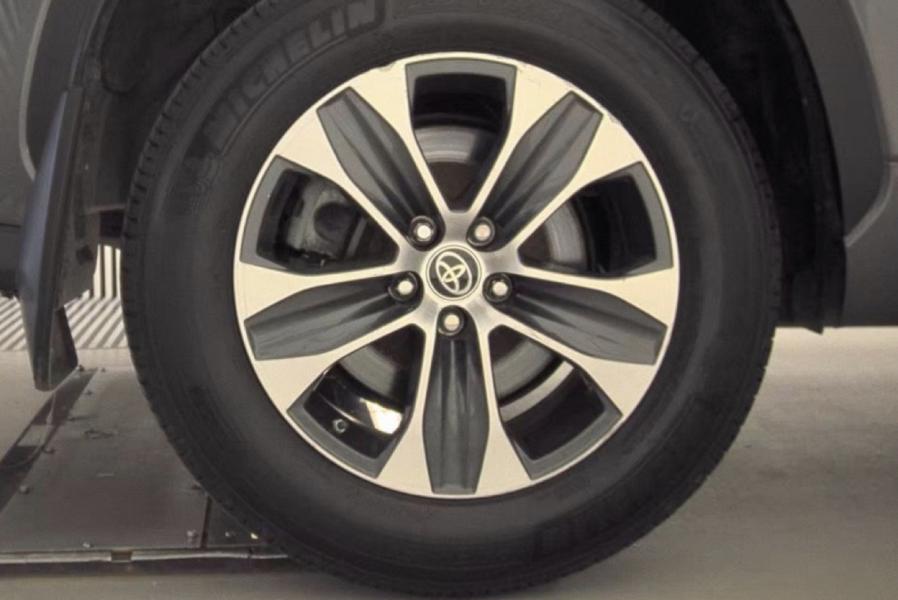 Toyota Highlander XLE AWD (Natl) 2022