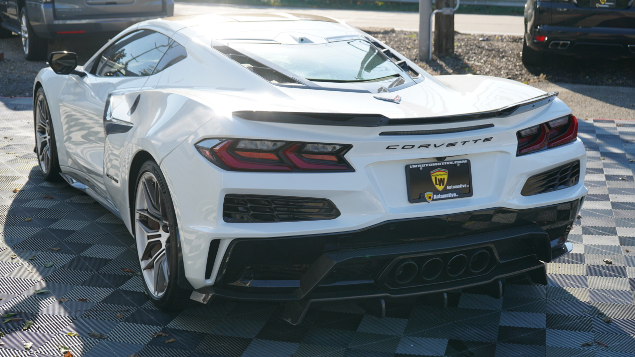 Chevrolet Corvette 2dr Z06 Cpe w/1LZ 2024