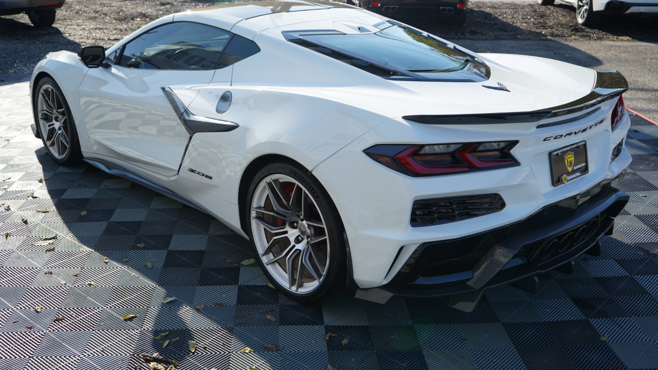 Chevrolet Corvette 2dr Z06 Cpe w/1LZ 2024
