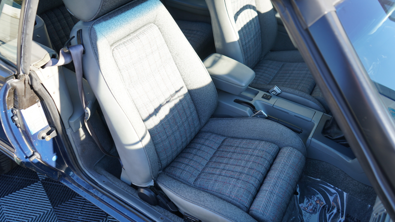 Ford Mustang 2dr Convertible LX Sport 5.0L 1989
