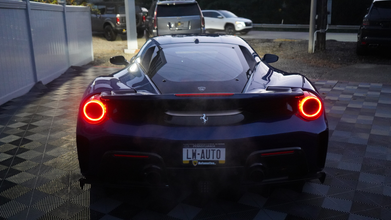Ferrari 488  2018