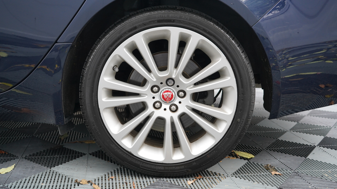 Jaguar XF Sedan 25t Prestige AWD 2020
