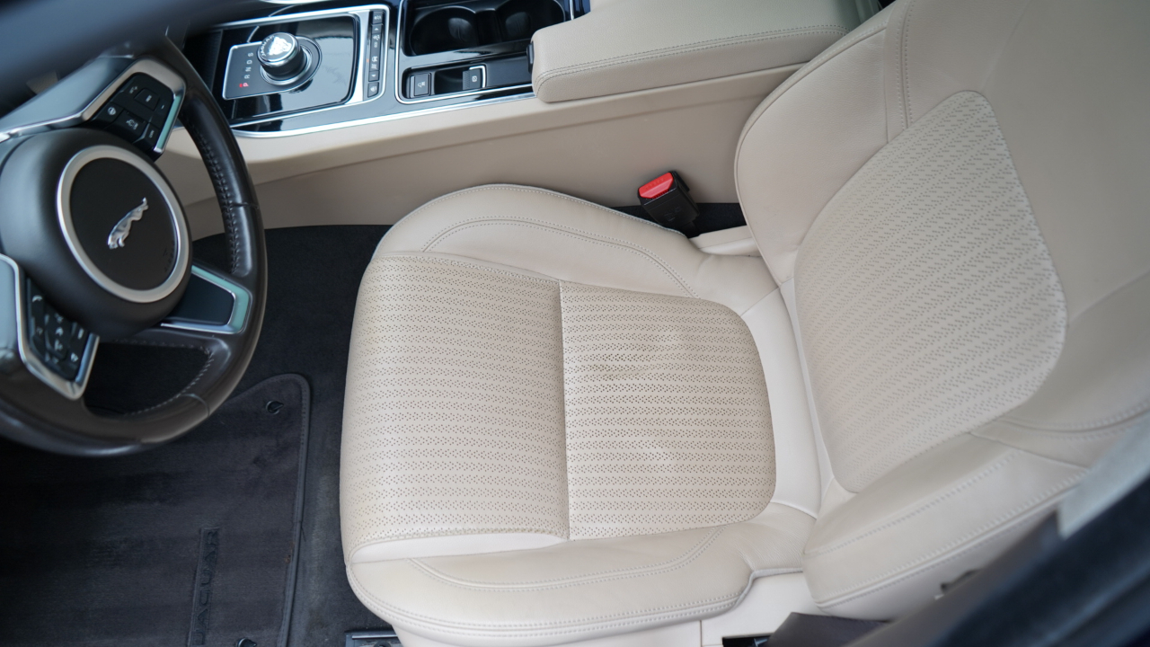 Jaguar XF Sedan 25t Prestige AWD 2020