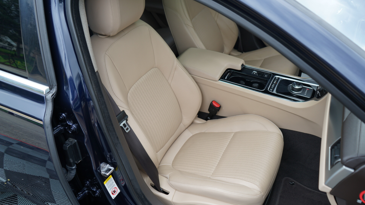 Jaguar XF Sedan 25t Prestige AWD 2020