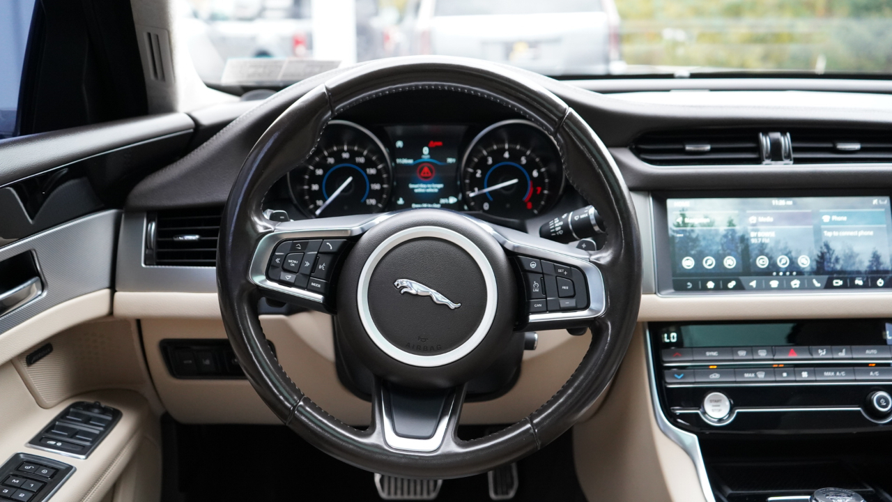 Jaguar XF Sedan 25t Prestige AWD 2020
