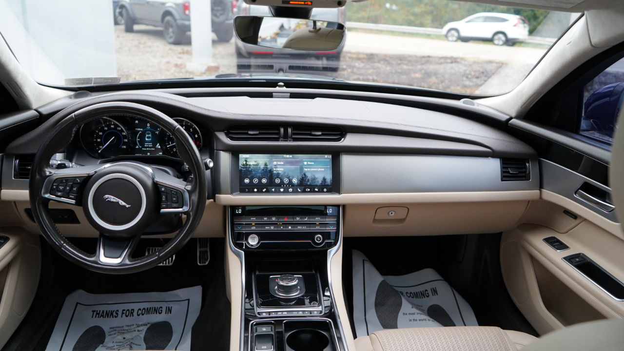 Jaguar XF Sedan 25t Prestige AWD 2020
