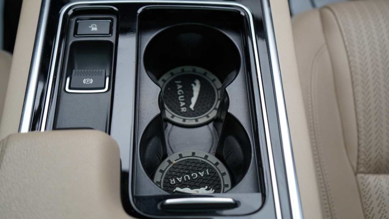 Jaguar XF Sedan 25t Prestige AWD 2020