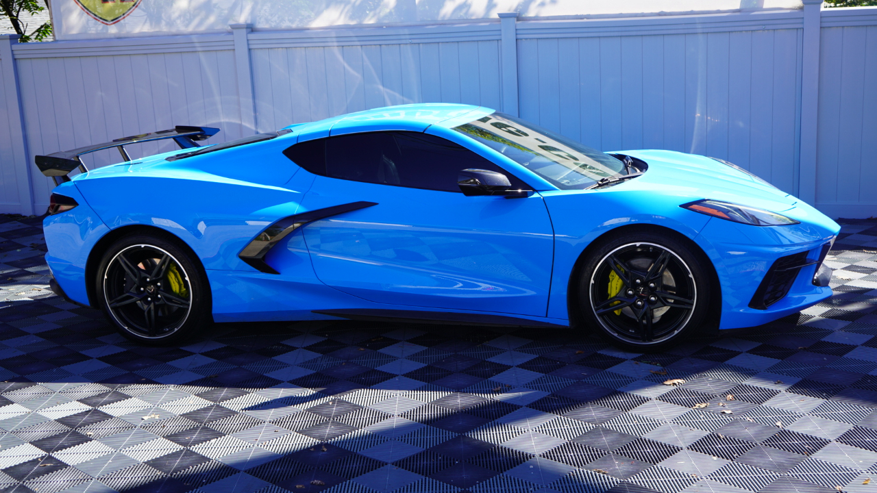 Chevrolet Corvette 2dr Stingray Cpe w/2LT 2021