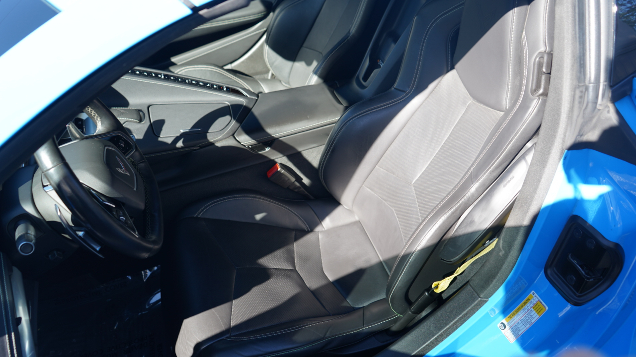 Chevrolet Corvette 2dr Stingray Cpe w/2LT 2021