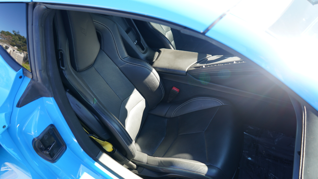 Chevrolet Corvette 2dr Stingray Cpe w/2LT 2021